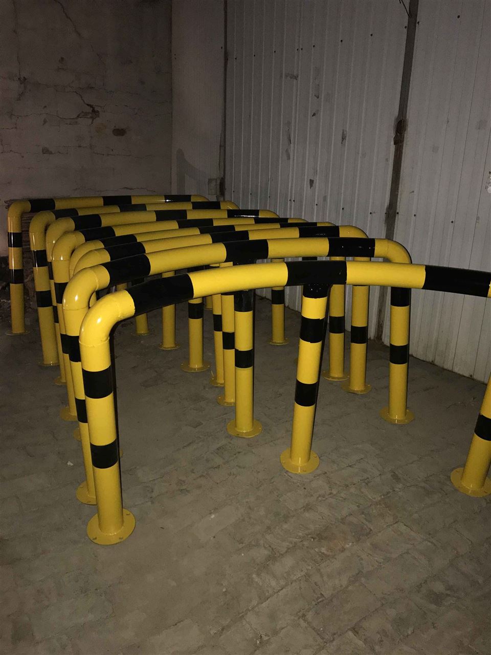 管道防撞栏 居民小区煤气管道防撞护栏 防撞设施材质:玻璃钢,无缝钢管